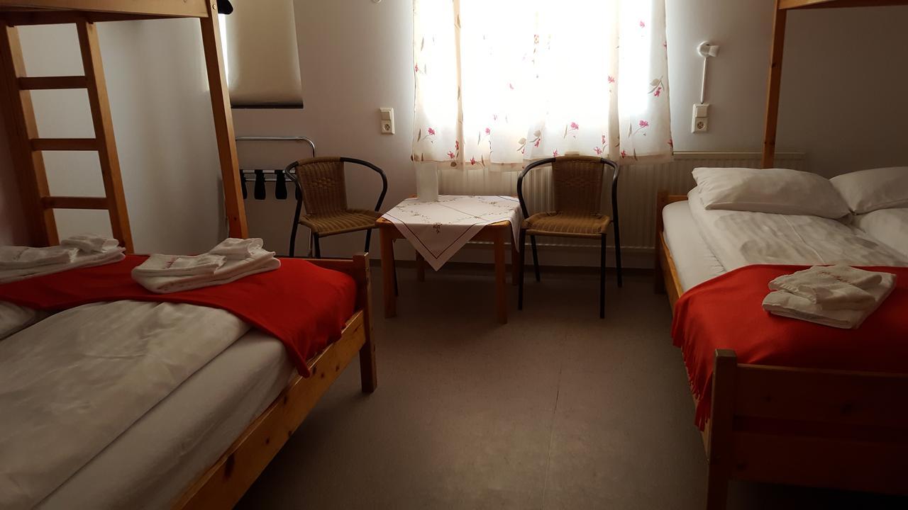 Guesthouse Leirubakki Asolfsstathir Bagian luar foto